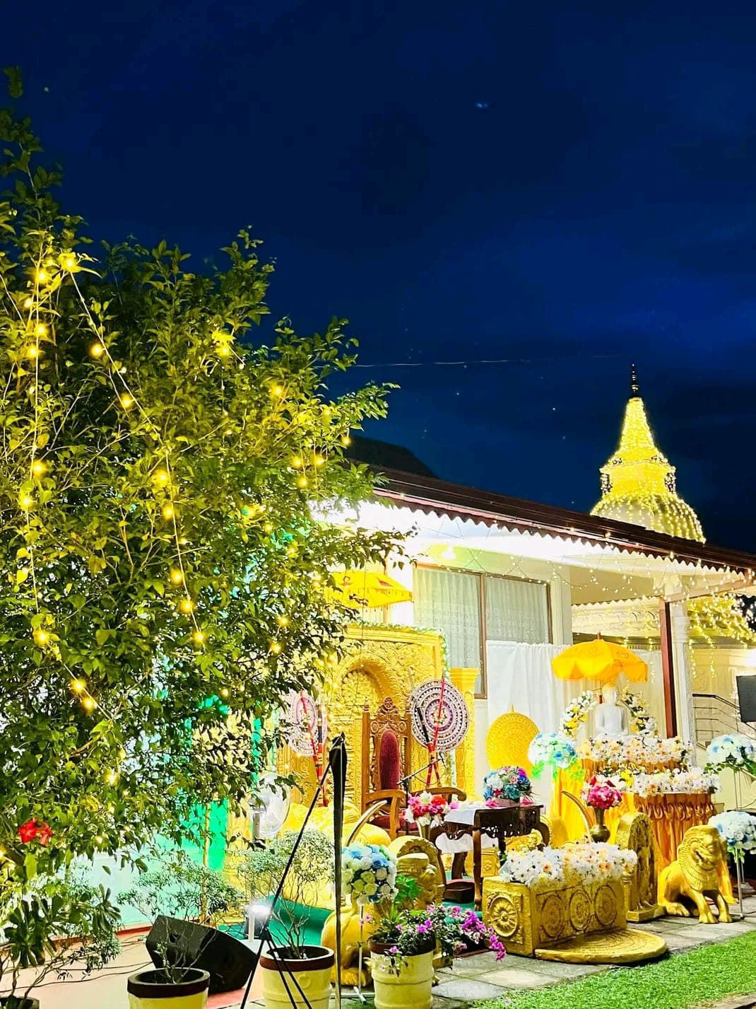 Sri Sambuddhaloka Temple - Sacred Buddhist Temple in Kahathuduwa